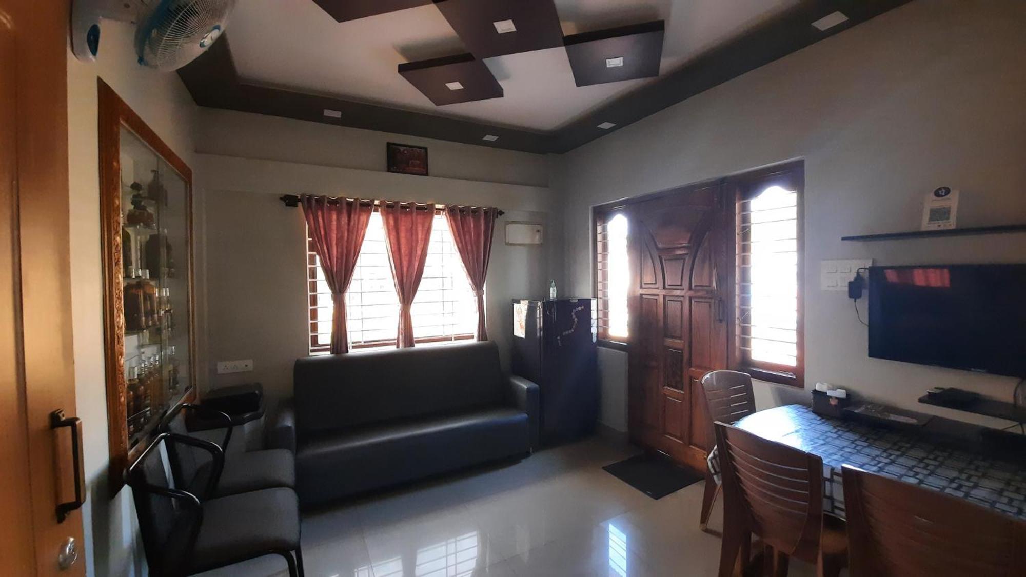 Varam Homestay Мадикери Екстериор снимка